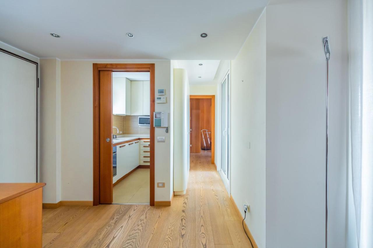 Cozy Apt - Corso Vercelli & Conciliazione M1 Milaan Buitenkant foto